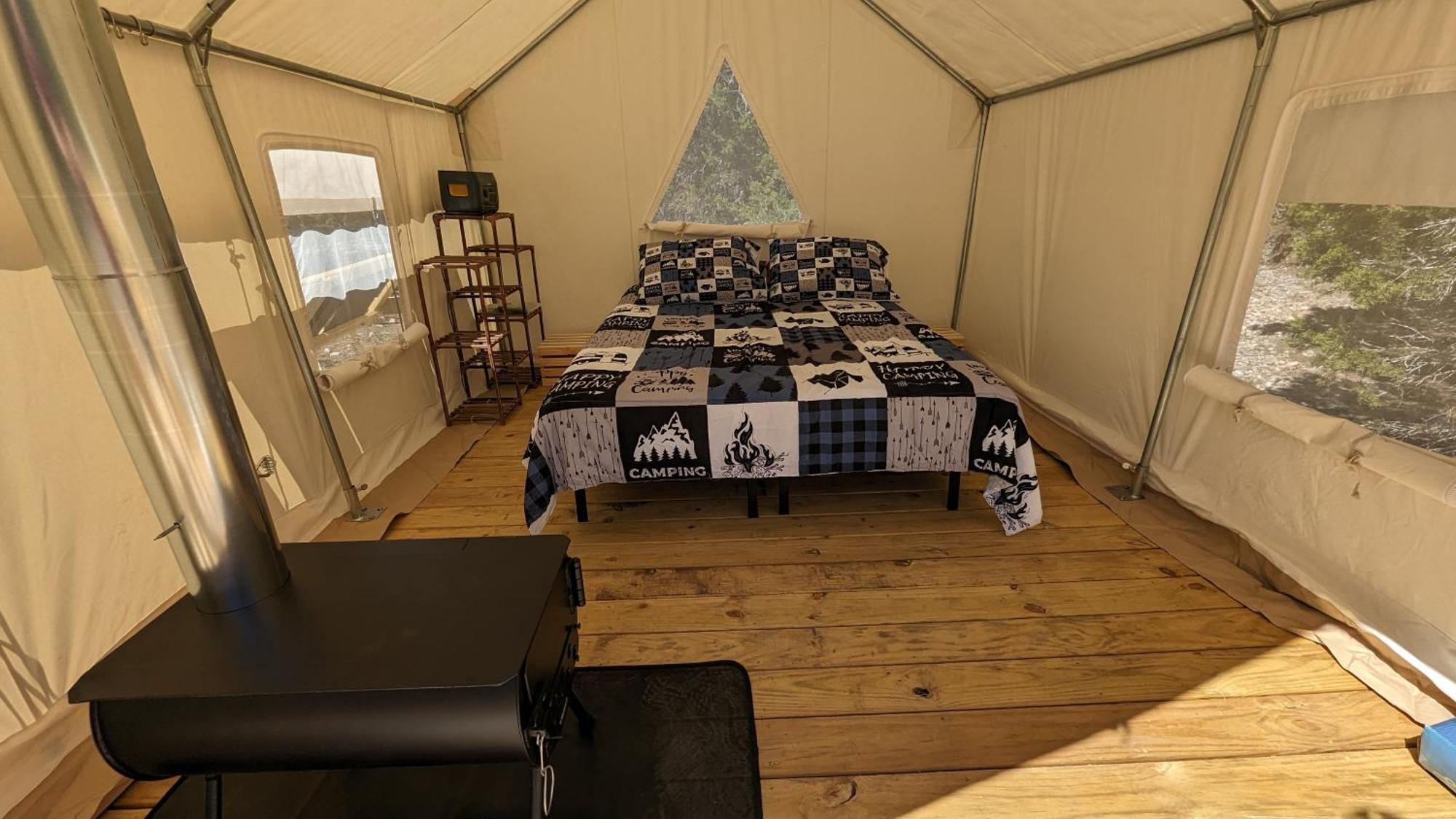 A Peace Of Heaven Cabins And Rv Vanderpool Buitenkant foto