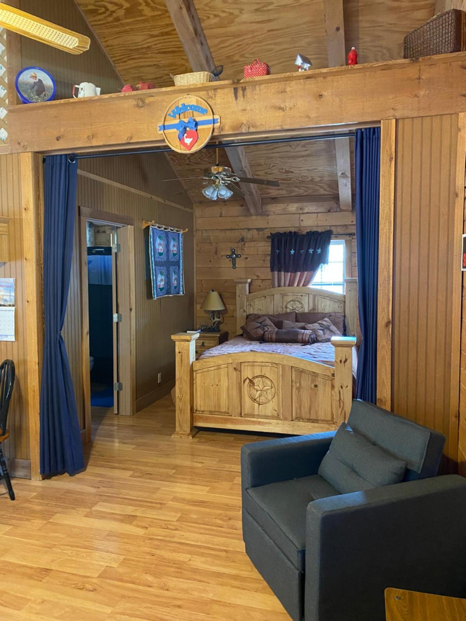 A Peace Of Heaven Cabins And Rv Vanderpool Buitenkant foto