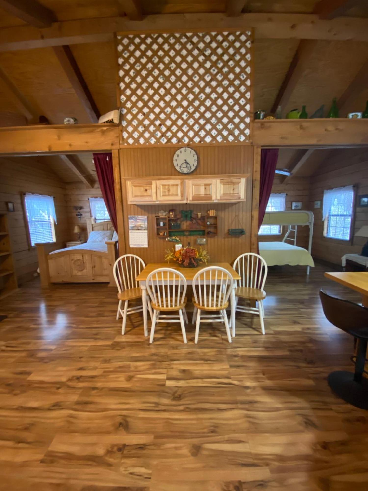 A Peace Of Heaven Cabins And Rv Vanderpool Buitenkant foto
